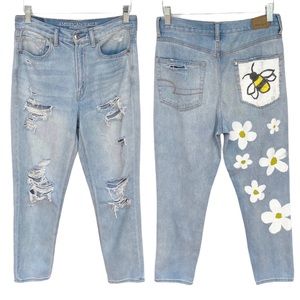 American Eagle Distressed Mom Jeans size 6
